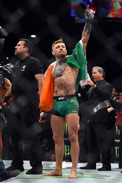 UFC 194 .